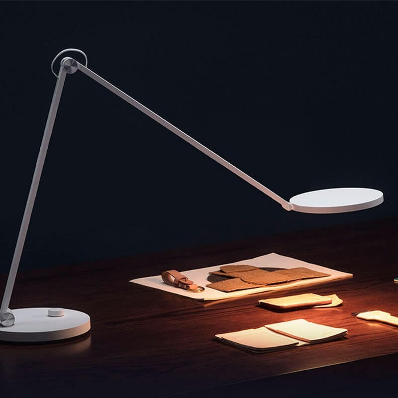 27854 Lampara de mesa con diseño elegante