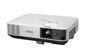 Epson PowerLite 2065 - Proyector 3LCD - 5500 lúmenes (blanco) - 5500 lúmenes (color) - XGA (1024 x 768) - 4:3 - 802.11n inalámbrico / LAN - con 2 años de Epson Road Service Program - Epson Brighter Futures Education Program