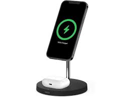 Belkin MagSafe 2-in-1 - Base de carga inalámbrica + adaptador de corriente CA - 15 vatios - Fast Charge - negro - para Apple AirPods; AirPods Pro; iPhone 12, 12 mini, 12 Pro, 12 Pro Max