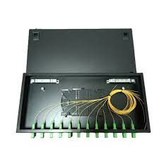 ODF para instalar en rack 16 posiciones/incluye 8 centradores LC duplex, bandeja de emplame, manguitos termcontractiles