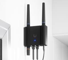Ubiquiti - Router - UMR Ultra-compact managed LTE