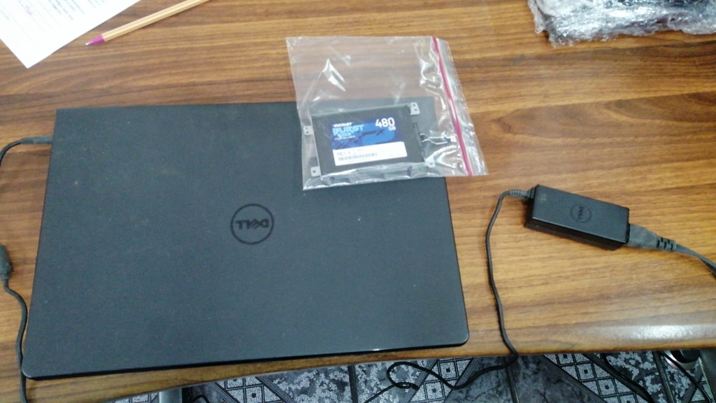 LAPTOP DELL YR2017