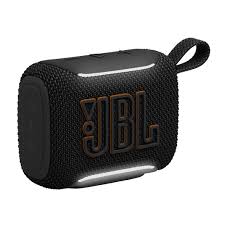 JBL Go 5 BT - Speaker - Black - bluetooth - Gran sonido en la palma de tu mano - Iluminación ambiental que mejora el estado de ánimo - Hasta 10 horas con Playtime Boost - A prueba de todo (polvo, agua y caídas) - Emparejamiento estéreo instantáneo AirTouch - Conéctate y disfruta con Auracast - Sonido puro con reproducción sin pérdidas - Hecho de plástico reciclado, sin PVC, además del embalaje de papel con certificación FSC